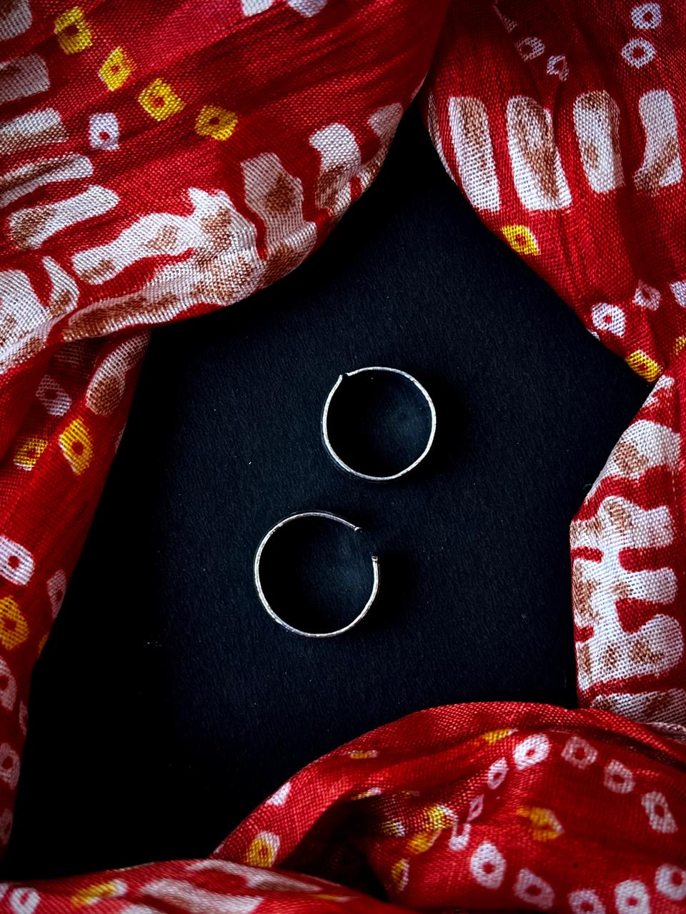 Oxidized set of Toe Ring