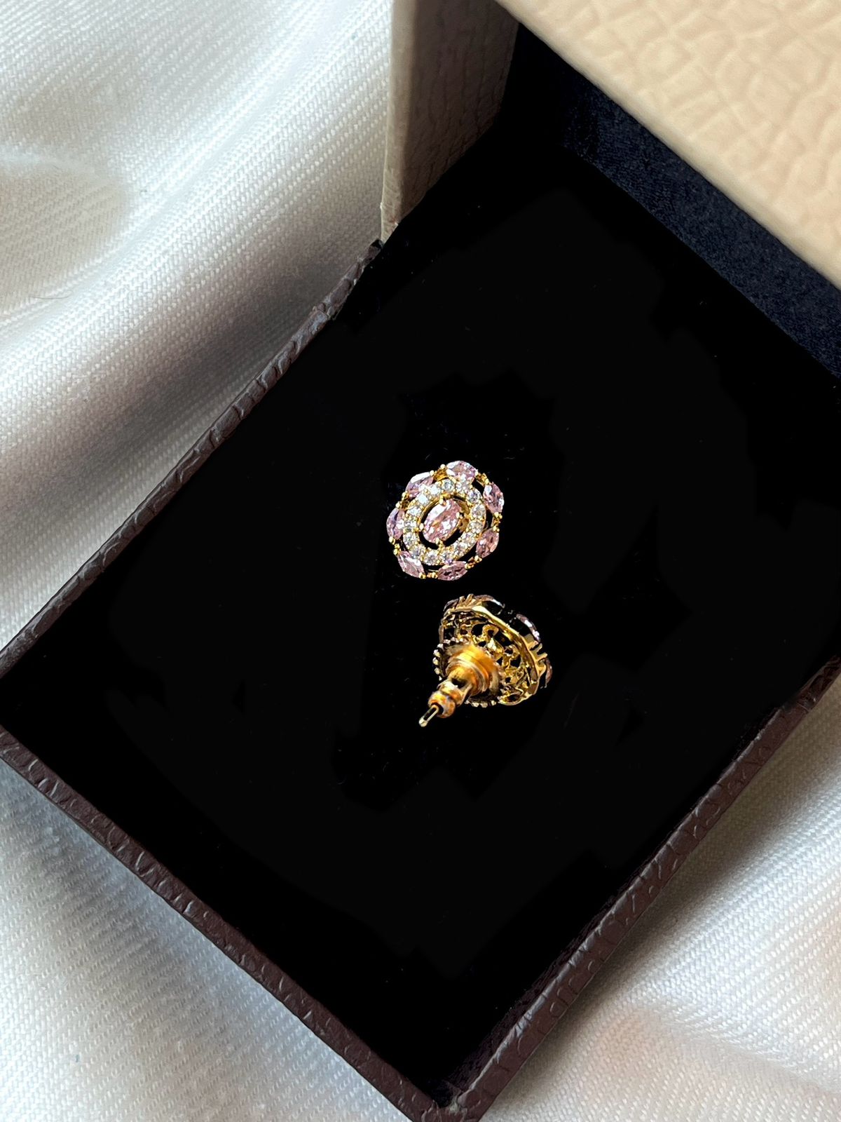 AD with Stone Oval Stud Earring