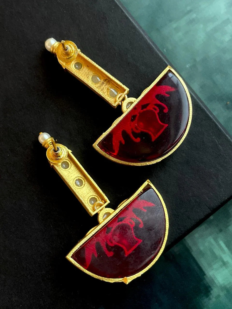 Monalisa Stone Ethnic Golden Partywear Earring