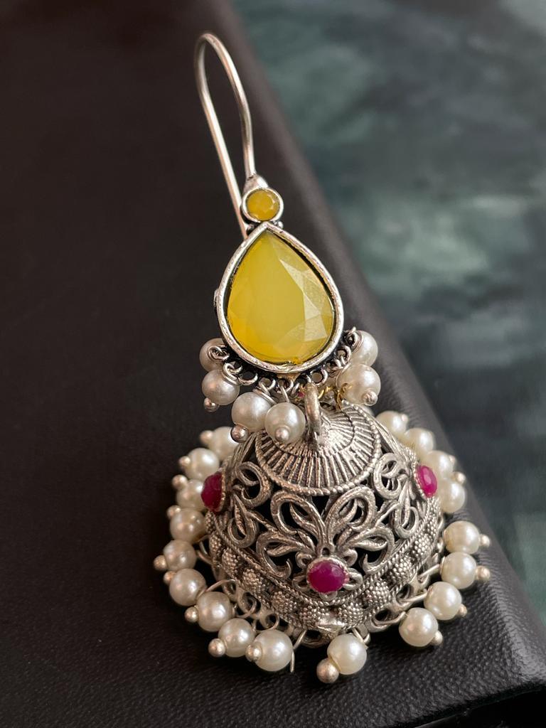 Monalisa Top with Silver Replica Jhumki Earring