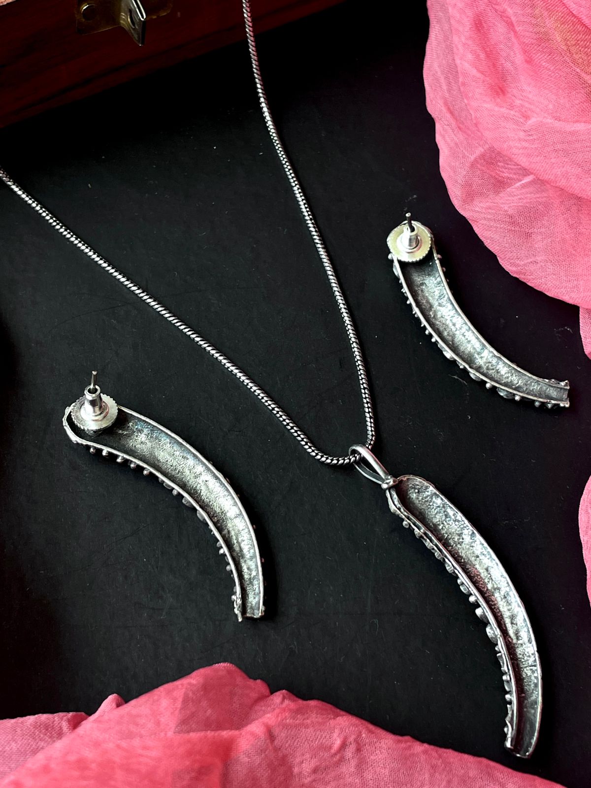 Oxidized Black Polish Pendant Chain Necklace with Earring set