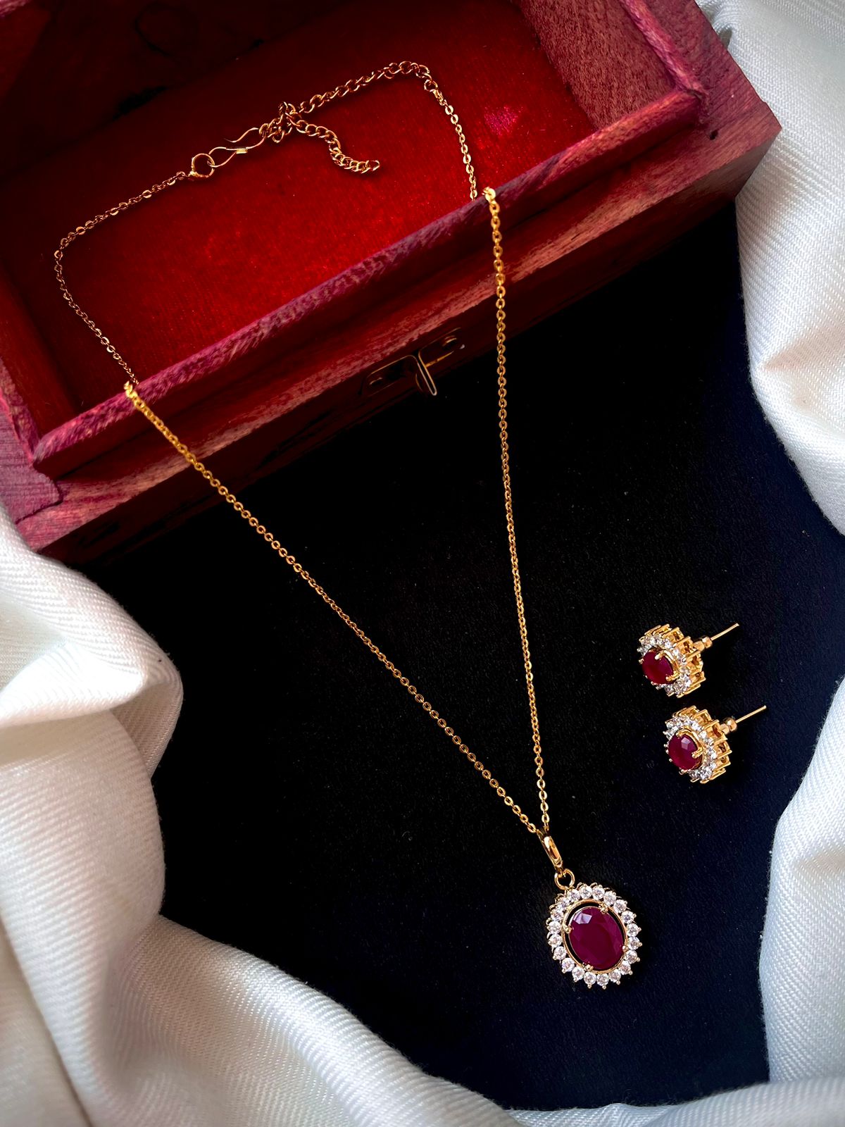 AD Pendant with Earring Partywear Set