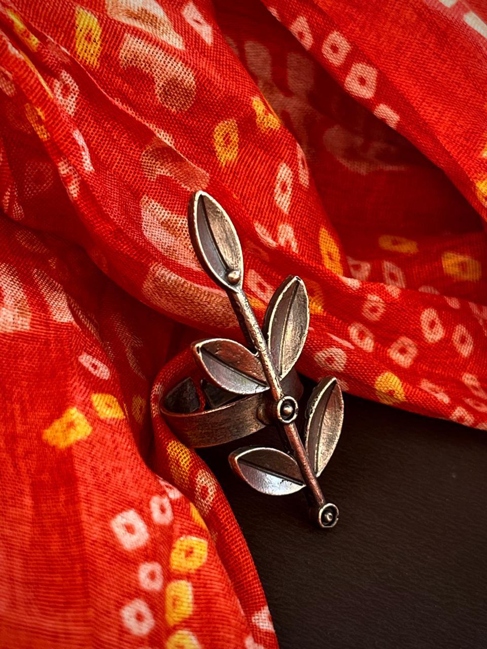 Oxidized Leaf Shape Ring