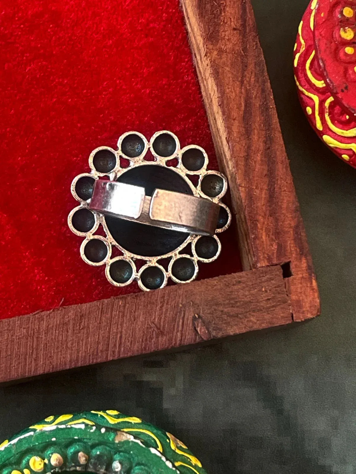 Oxidized Floral Ring