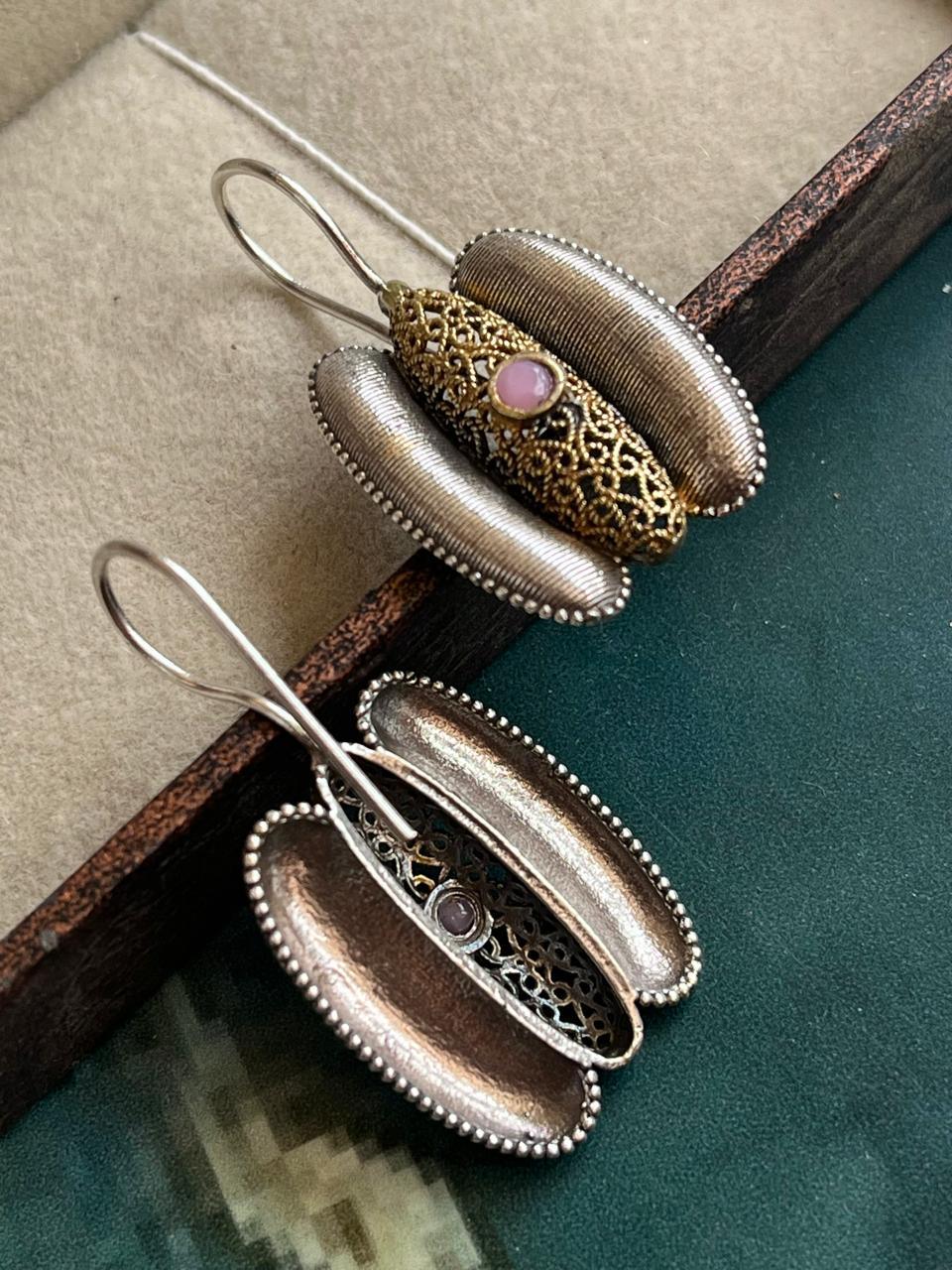 Dual Tone with Monalisa Stone Light Weight Earring