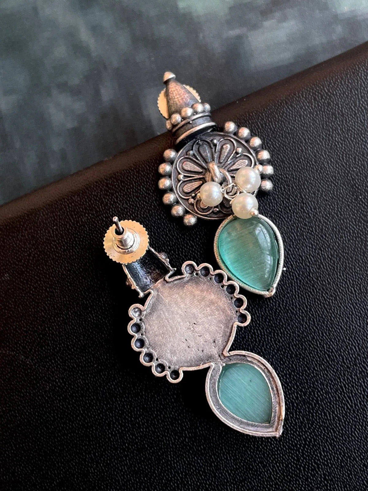 Monalisa Stone Oxidized Earring