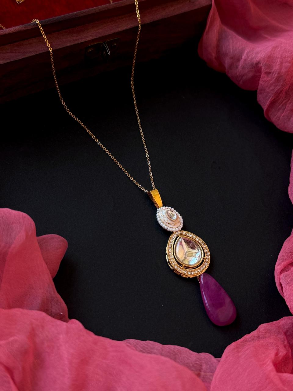 Kundan with Stone Pendant Chain Necklace and Kundan Earring set