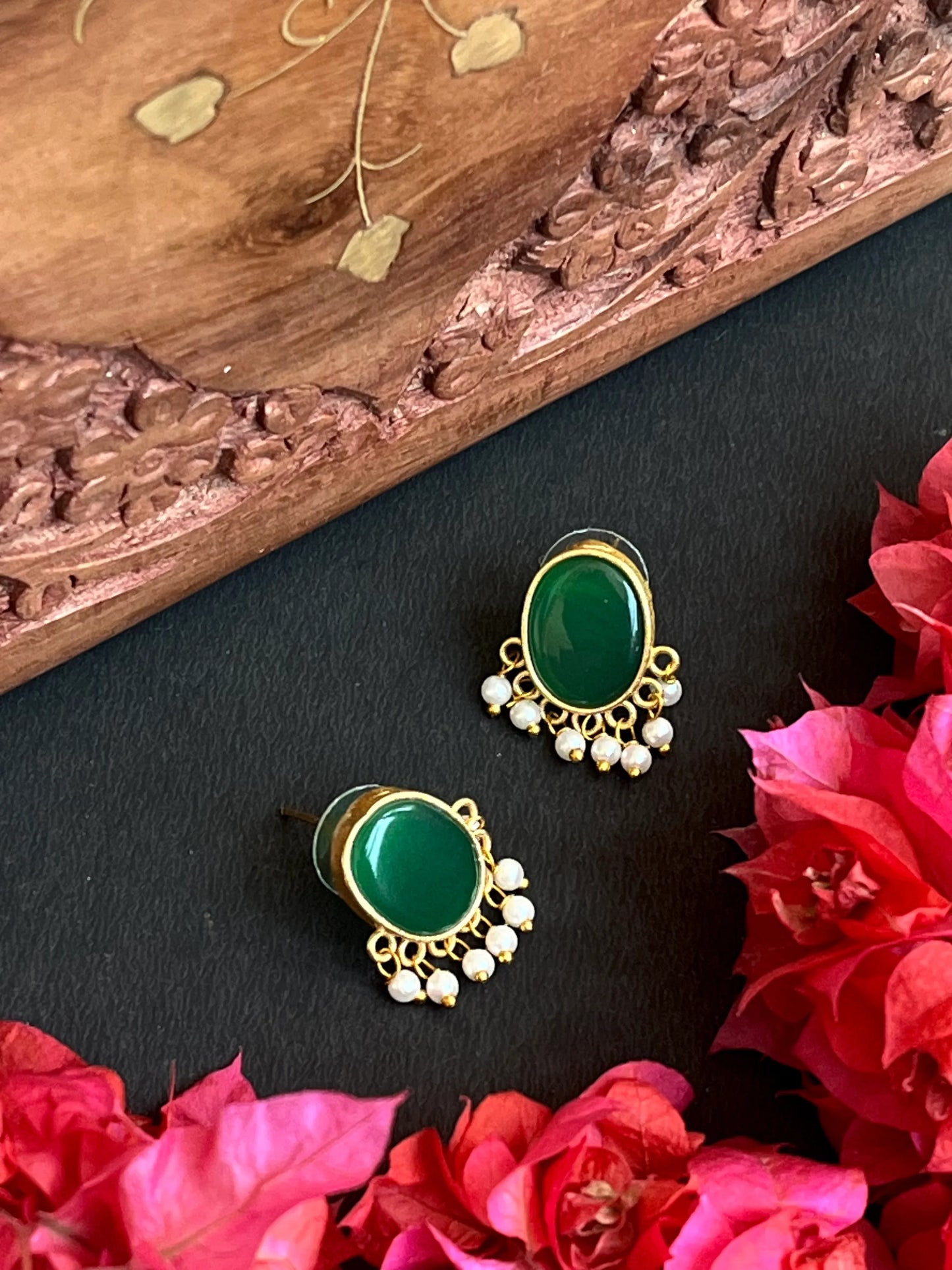 Single Stone Beautiful Monalisa Stone Stud Earring with beads