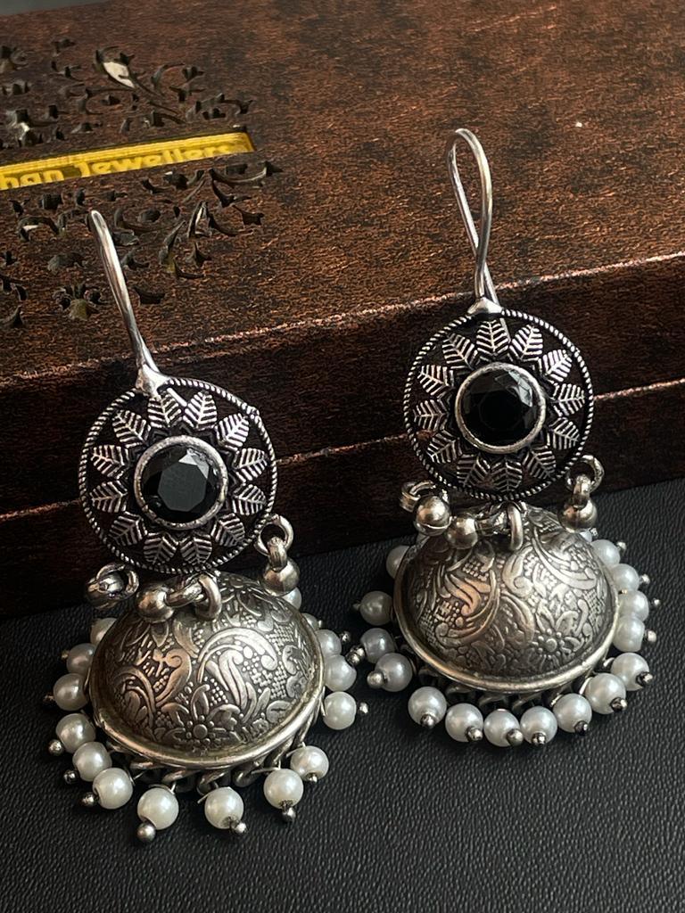 Monalisa Stone Round shape Top with Oxidized Jhumka Earring