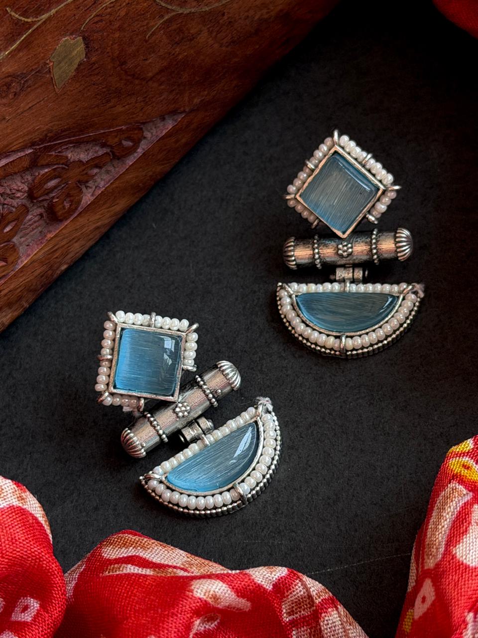 Monalisa Stone Oxidized Beaded Earring