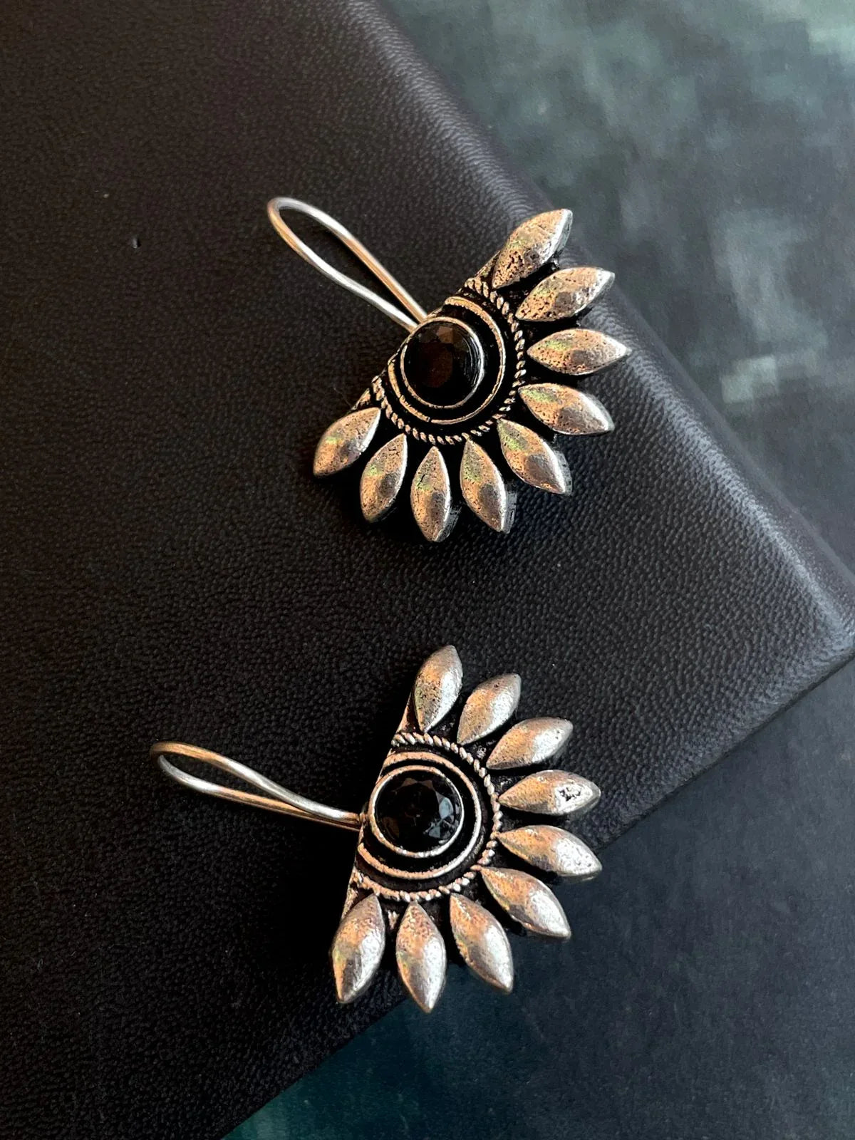 Oxidized Half Flower Monalisa Stone Earring