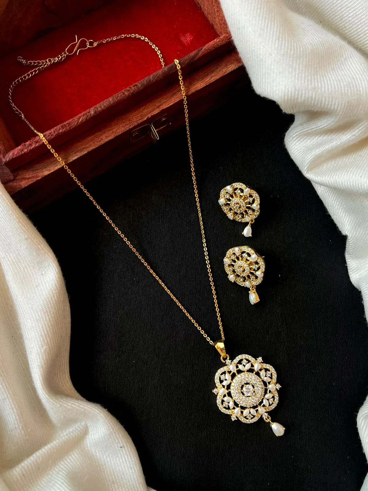 AD stone with Pearl Pendant and Earring Partywear set
