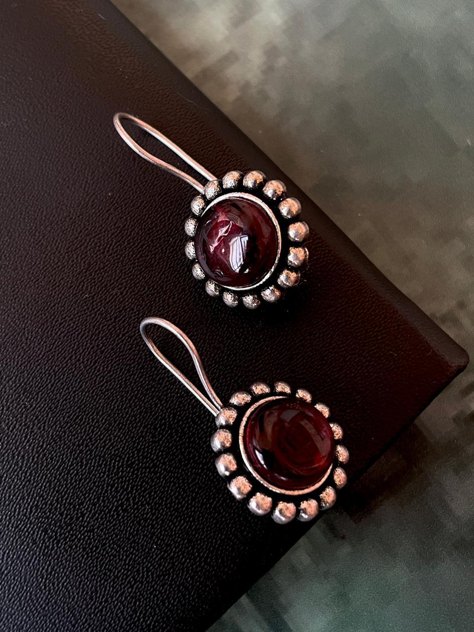 Round Monalisa Stone Stud Earring