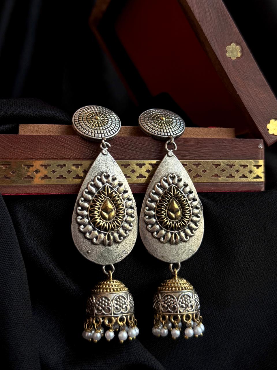 Dual Tone Lone Partywear Earring