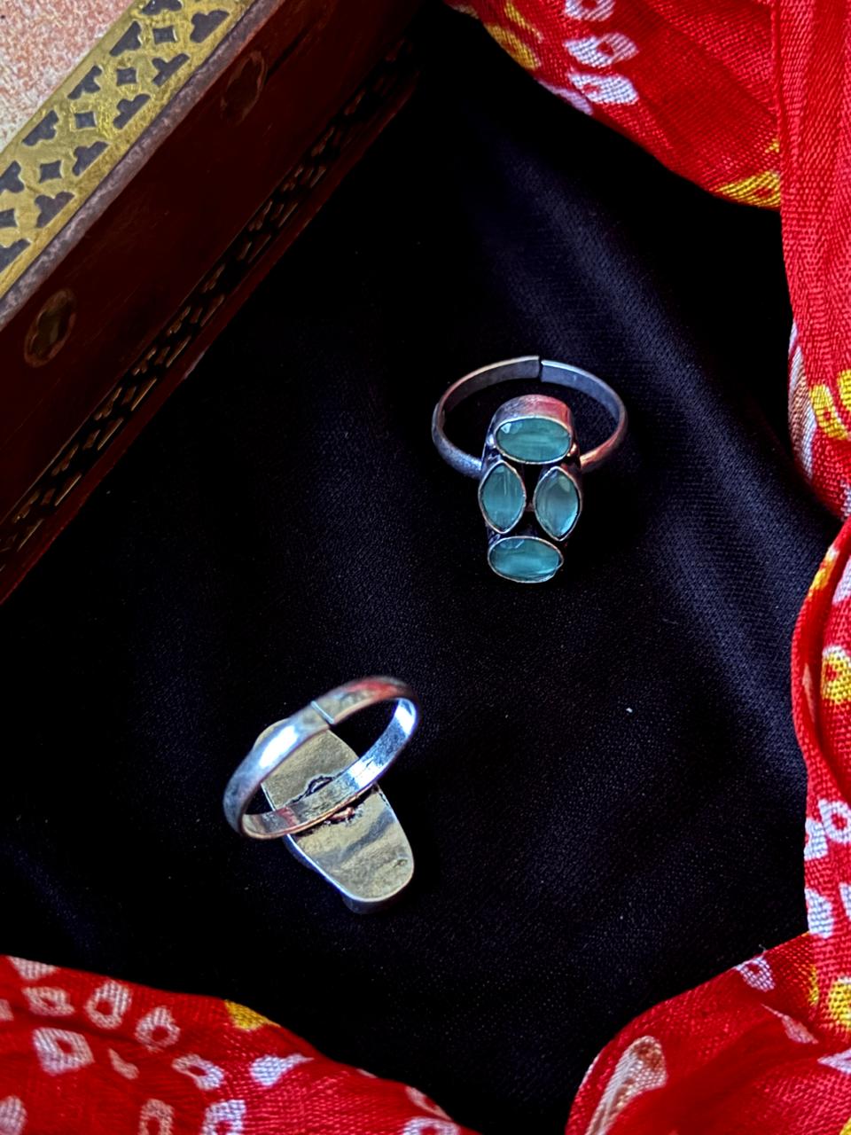 Monalisa Stone Silver Replica Toe Ring