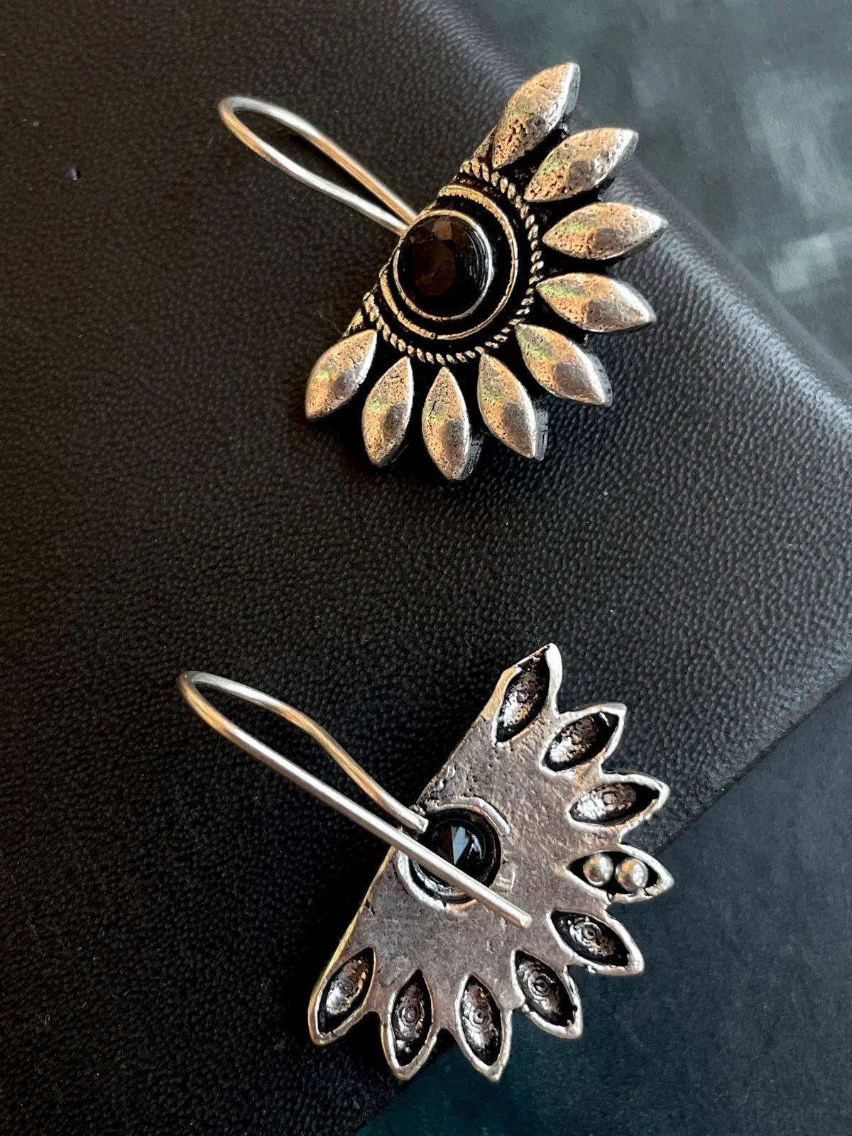 Oxidized Half Flower Monalisa Stone Earring