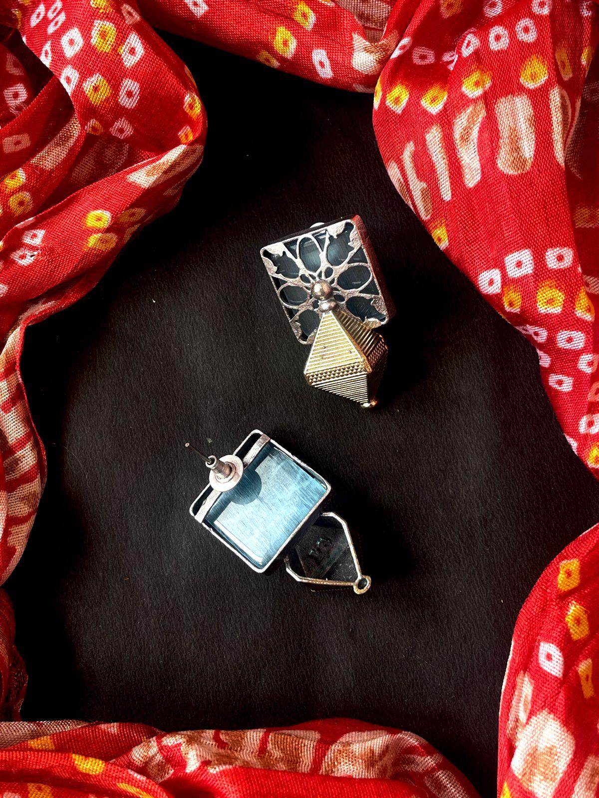 Monalisa Stone Dual Tone Traditional Partywear Earring