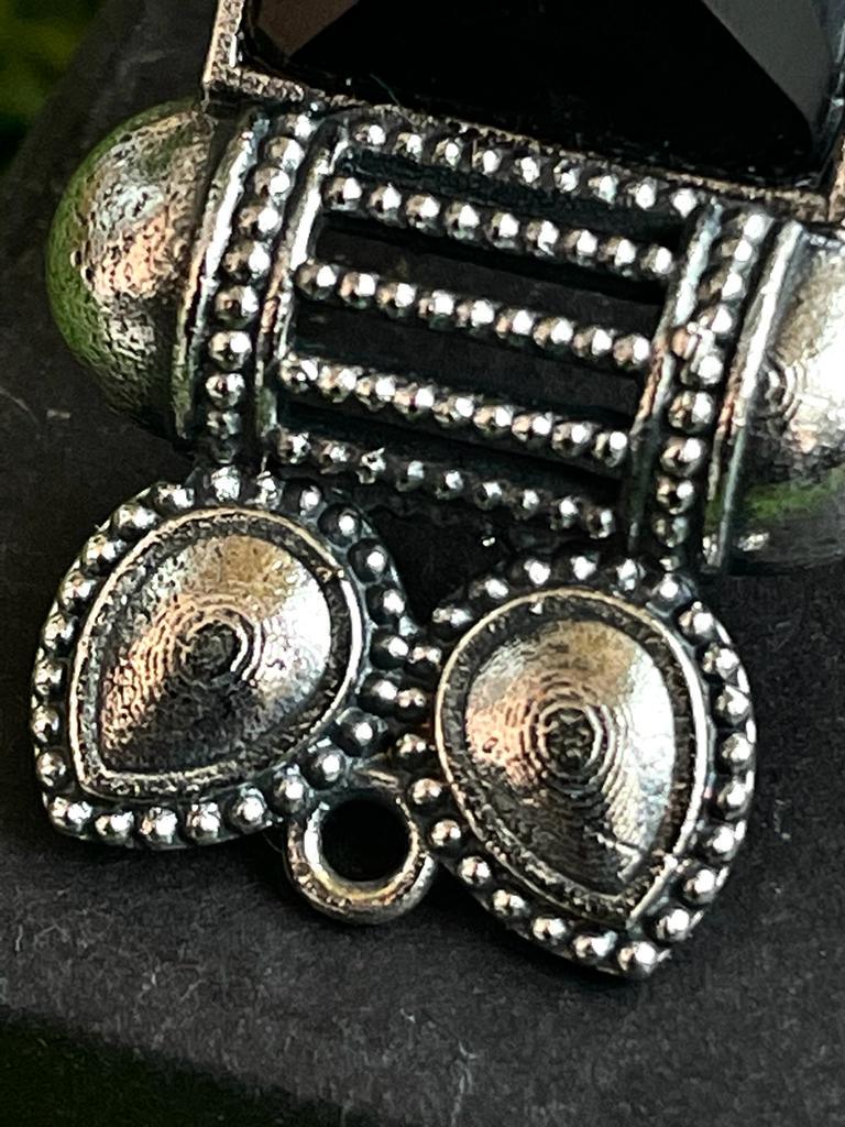 Oxidized Black Polish Stud Earring with Big Monalisa Stones