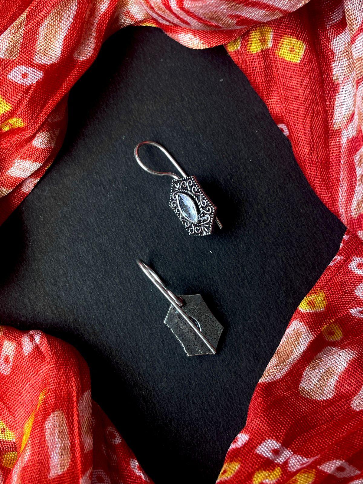 Monalisa Stone Oxidized Earring