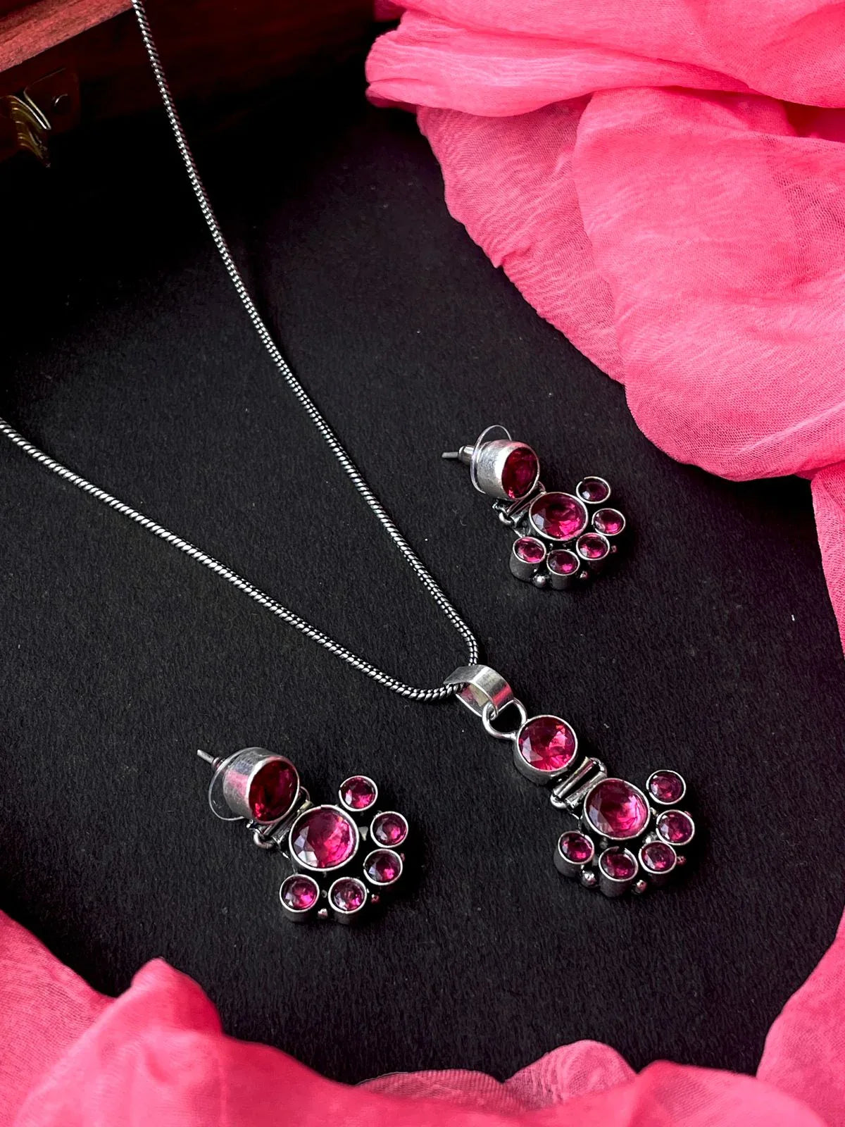 Monalisa Stone Pendant Chain Necklace with Earring Set
