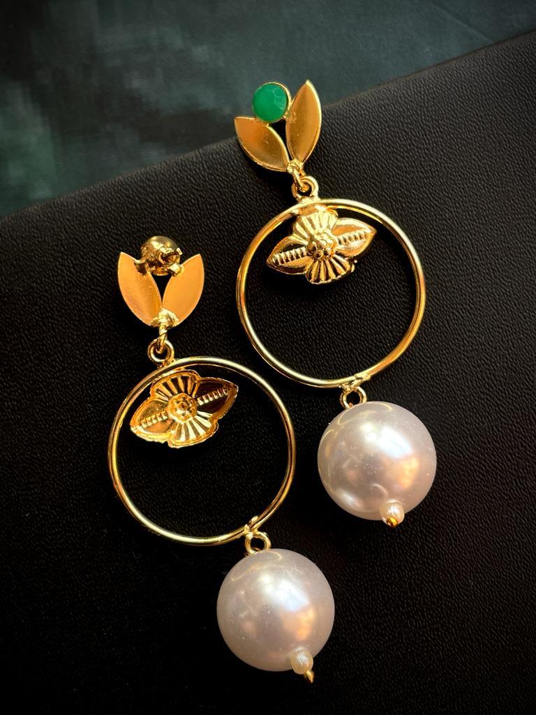 Golden Leaf, Hoop with Pearl Earring