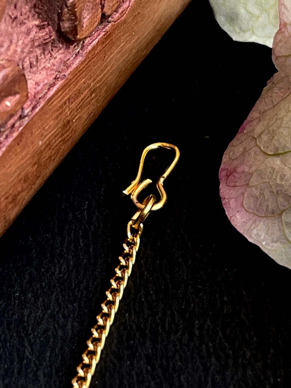 Pachi Kundan Triangle Kundan Beaded Mangtika