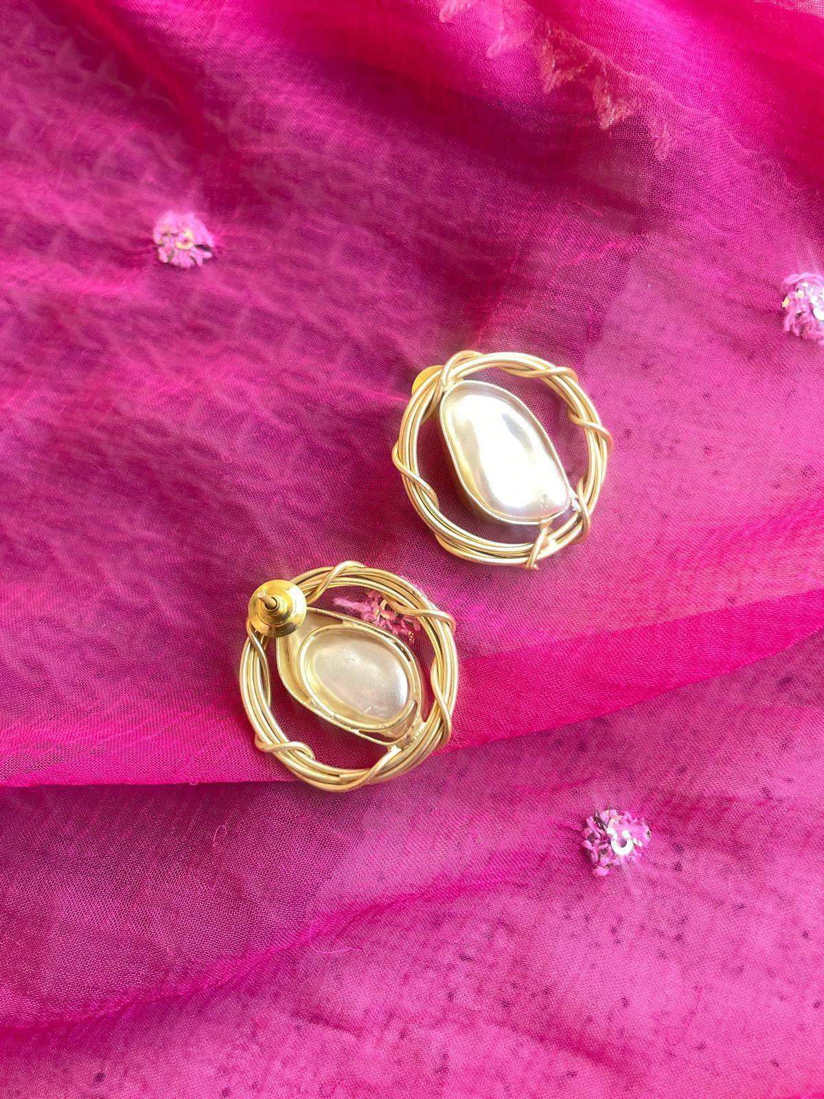 Shell Stone Golden wire Earring
