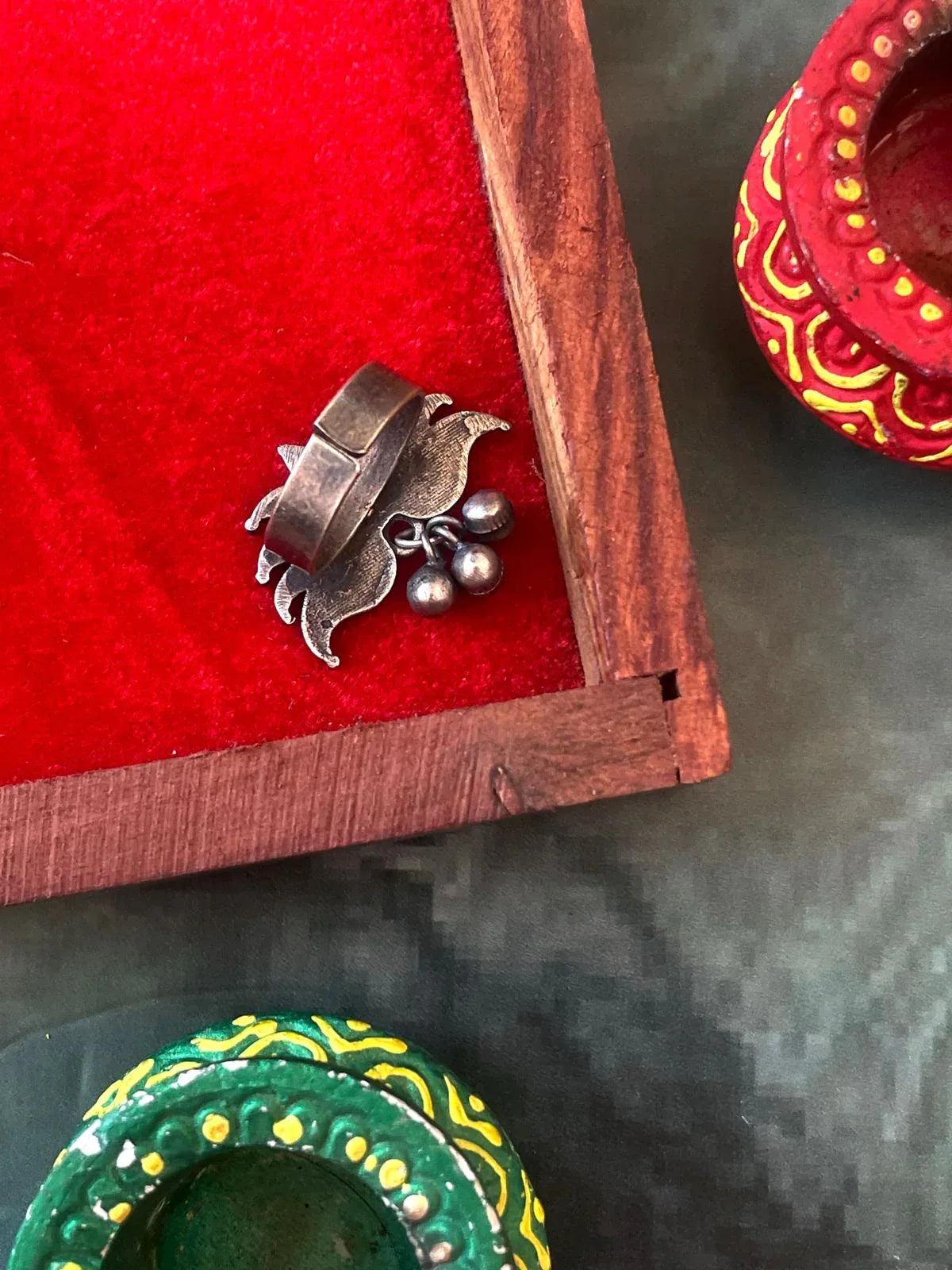 Oxidized Floral Ring