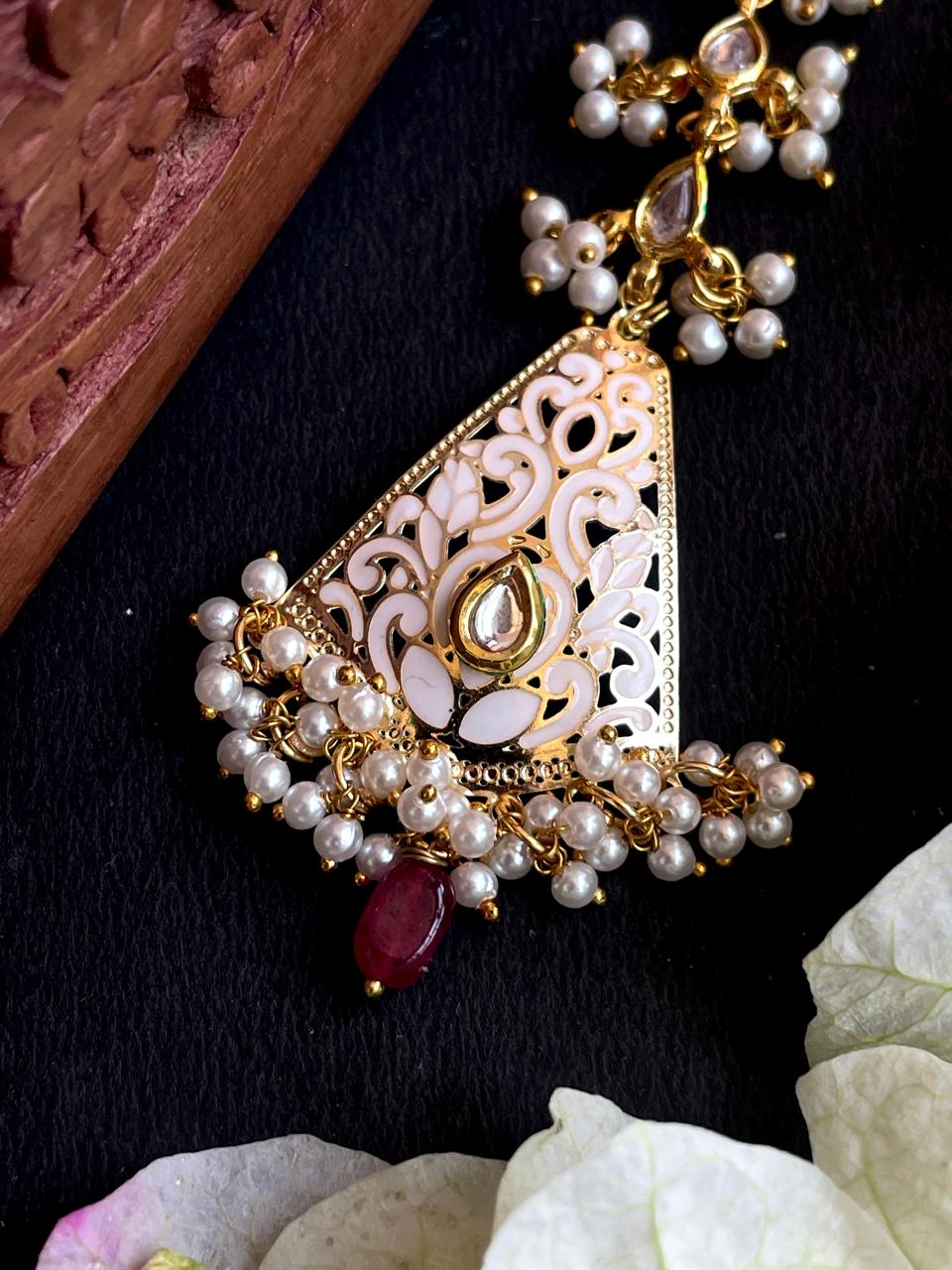 Kundan Meenakari Beaded Mangtika