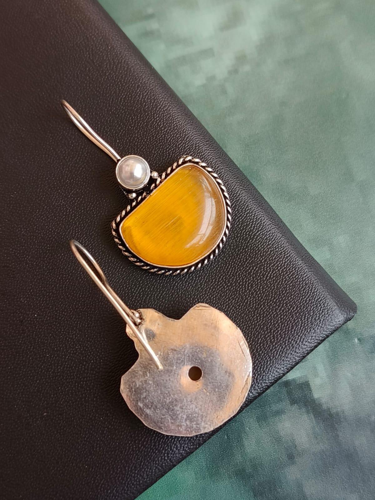 Monalisa Stone with Pearl Oxidized Earring