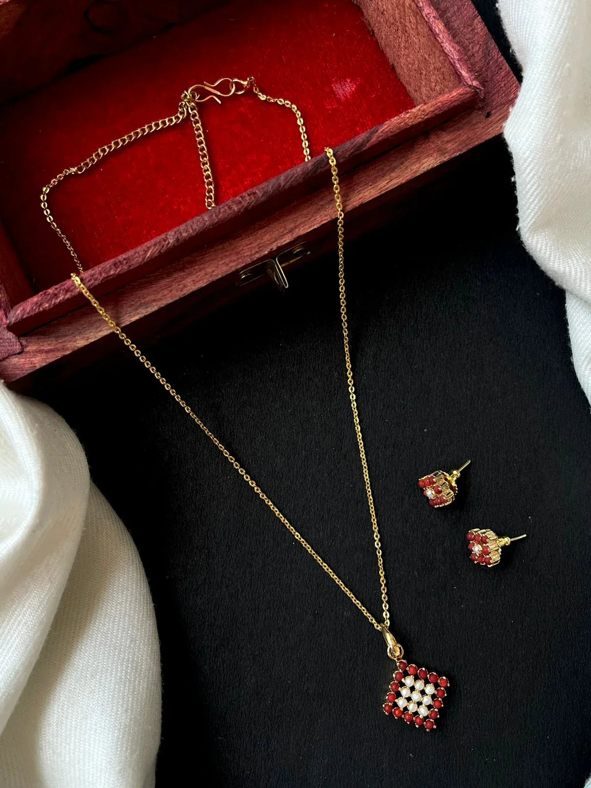 Multicolour Pearl Partywear Pendant Necklace with Earring Set