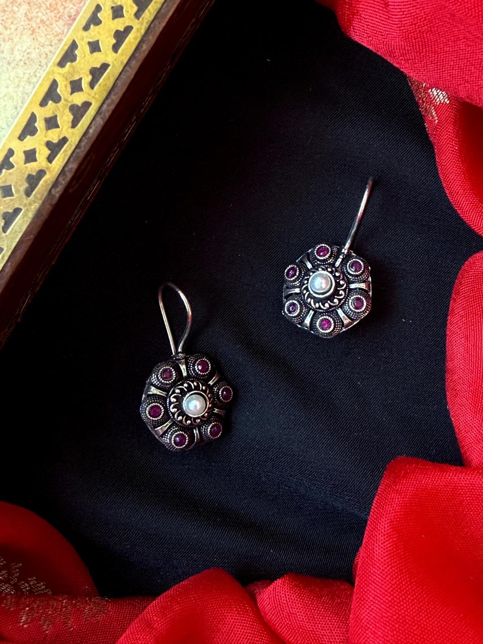 Stone Pearl Oxidized Earring