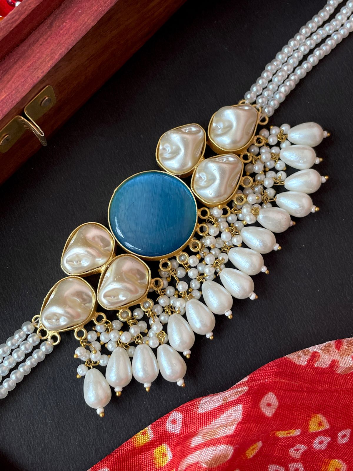 Sea Shell with Big Round Monalisa Stone Choker with Earring set