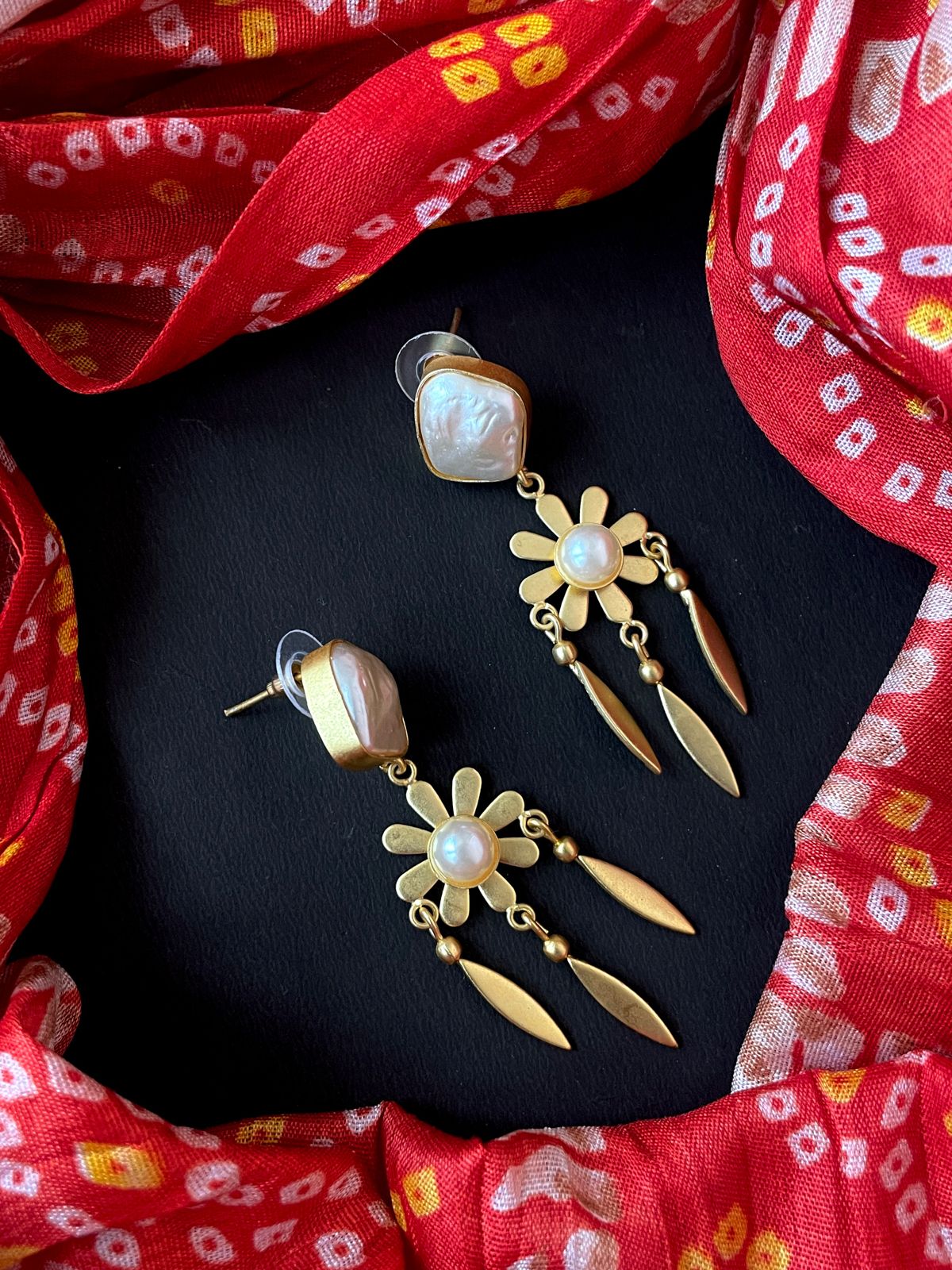 Sea Shell with Pearl Golden Earring