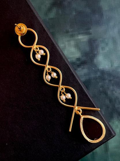 Monalisa Stone Zigzag Golden Earring
