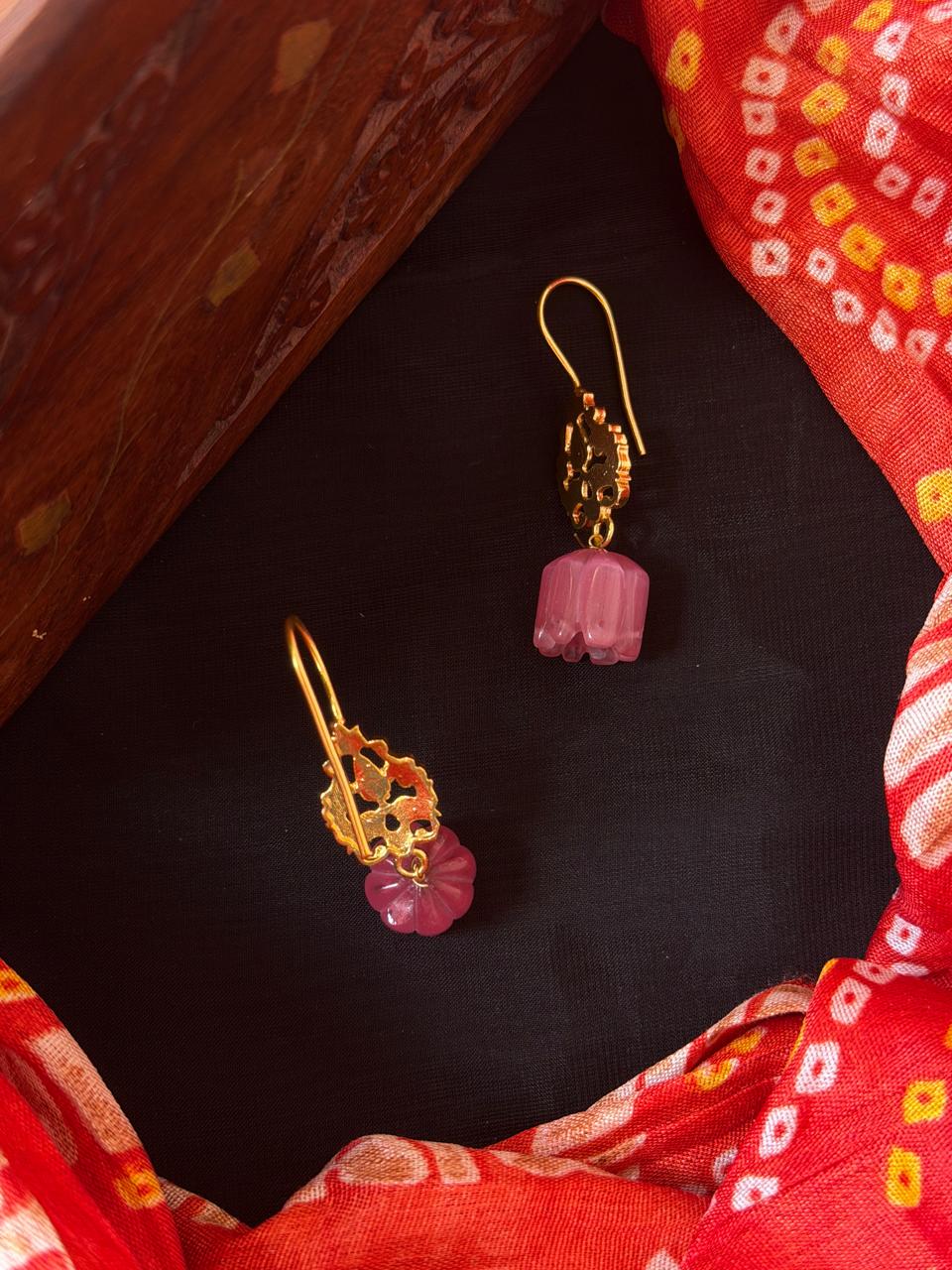 Golden Top Stone Jhumki Earring