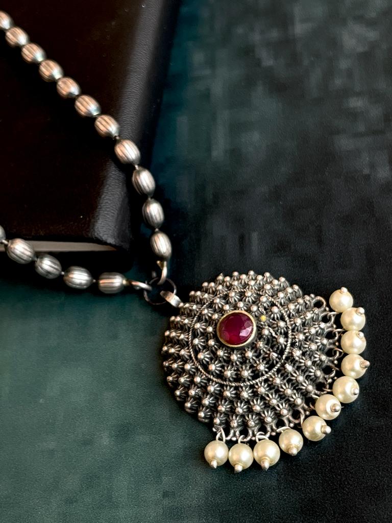 Oxidized Pendant Chain Necklace