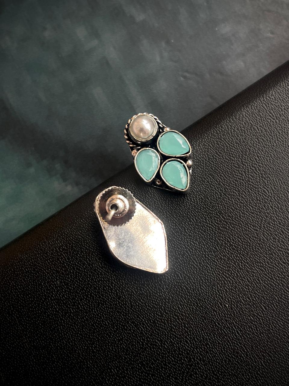 Three Monalisa Stone with White Pearl Stud Earring