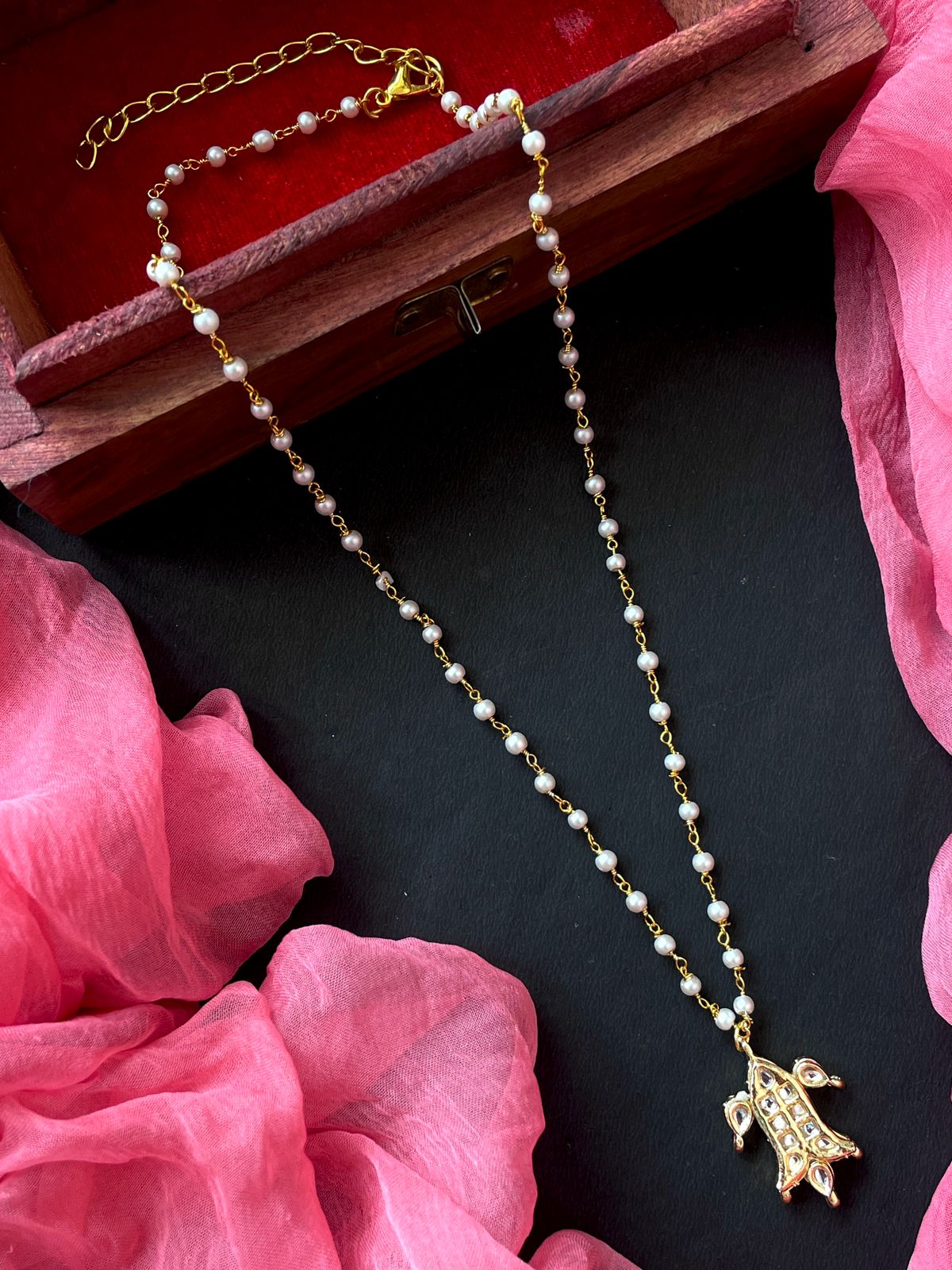 Kundan Pendant Beaded Chain Necklace