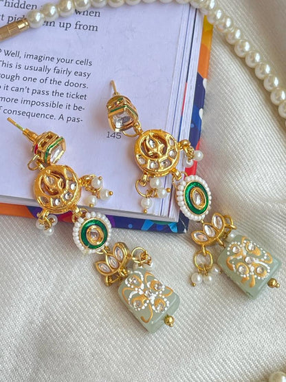 Fibre Moti mala with Kundan and Fibre Beads Earring Jewellery set