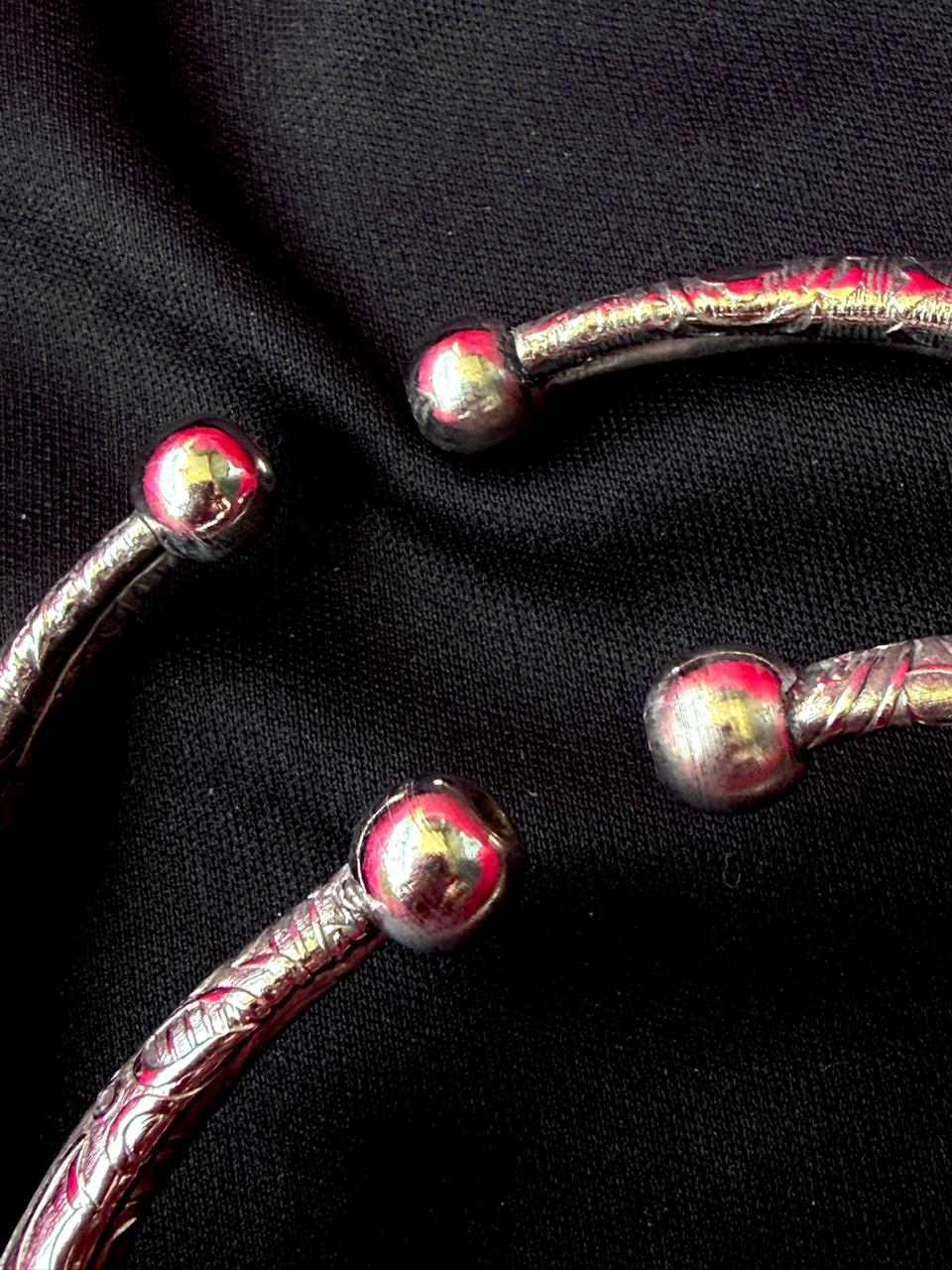 Oxidized Floral Print Anklet set