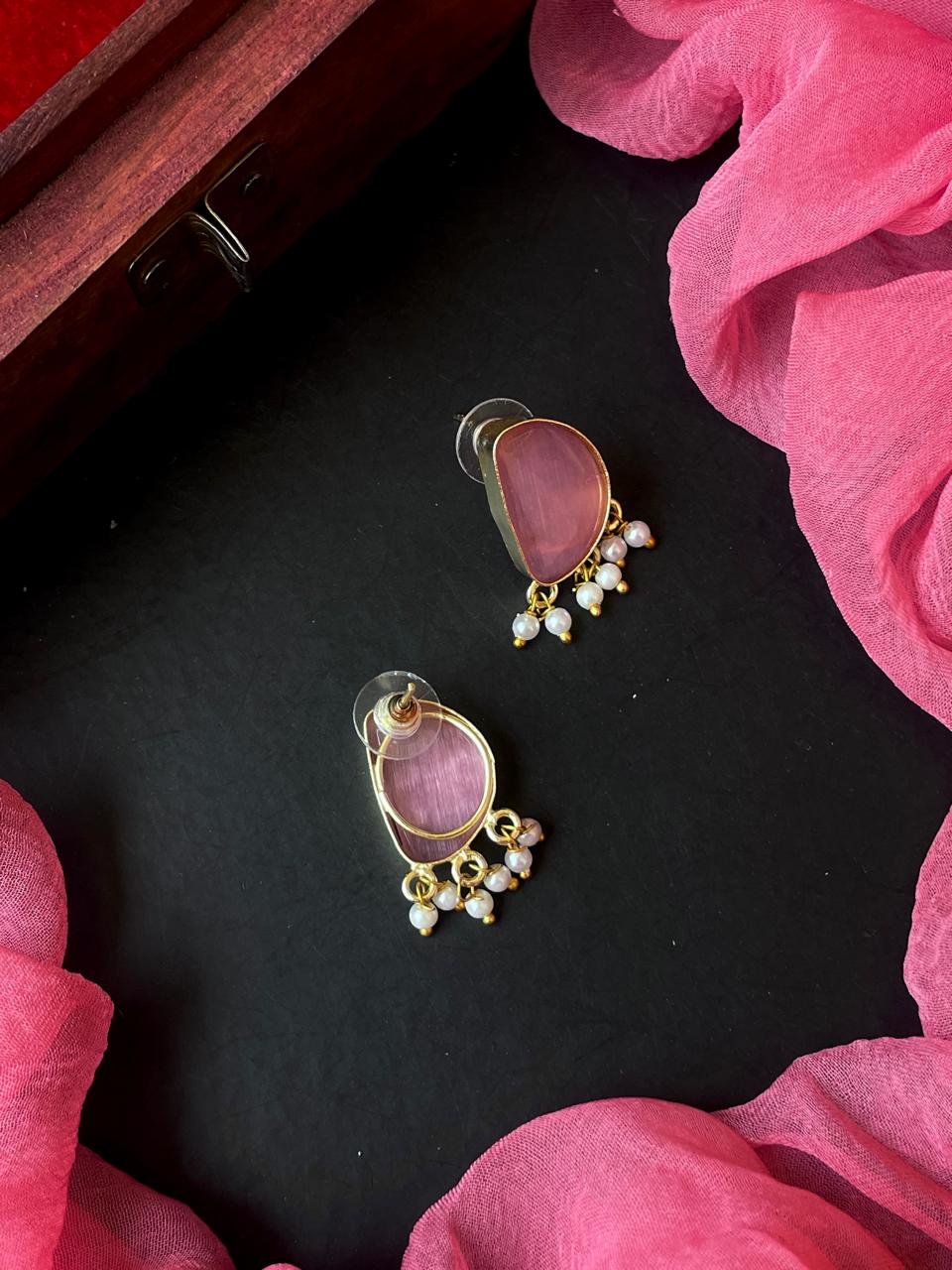 Monalisa Stone Stud Golden Earring