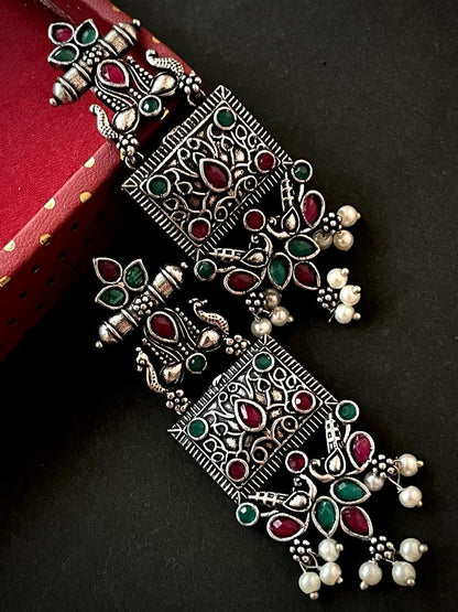 Black Polish Antique Look vertical Earring with stone work
