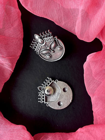 Oxidized Goddess Round Earring