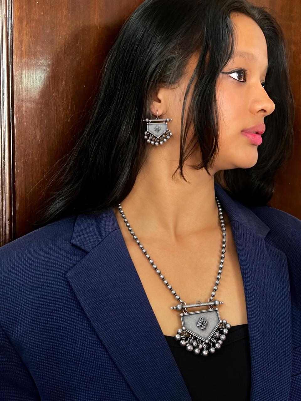 Oxiidzed Pendant Chain Necklace with Earring set