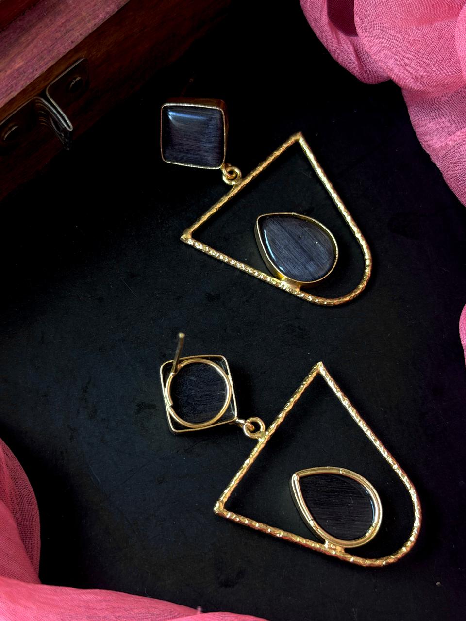 Monalisa Stone Golden Geometrical Earring