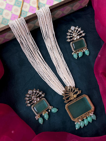 Monalisa Stone Pendant Pearl Mala Necklace with Earring set