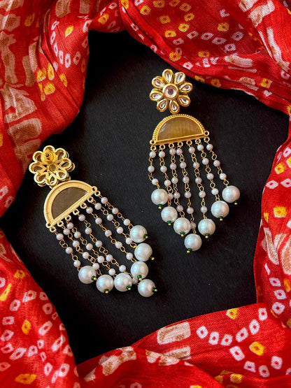 Monalisa Stone with Pearl Latkan Golden Earring