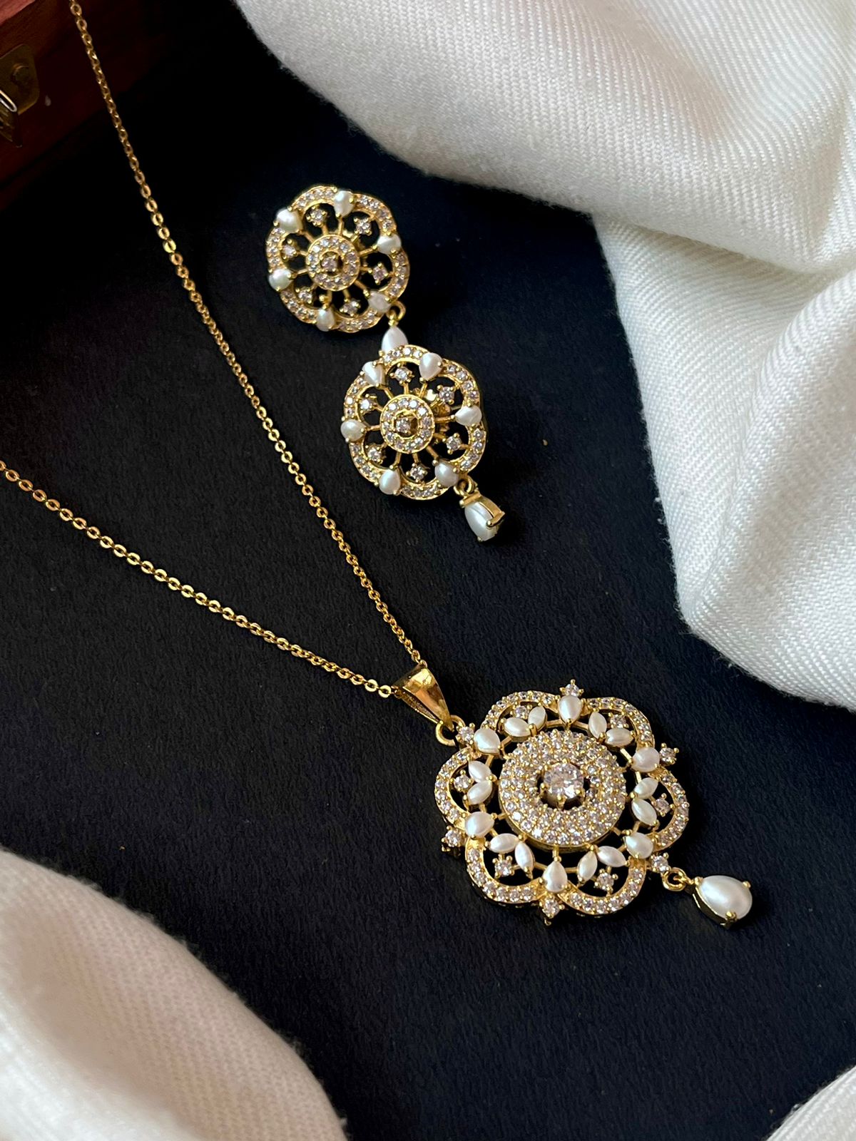 AD stone with Pearl Pendant and Earring Partywear set