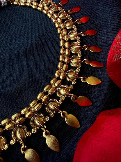 Golden Ethnic Lightweight Choker with Earring set